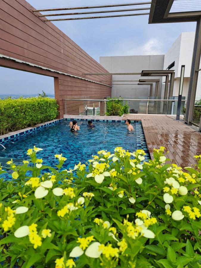 Woodsbury Suites Ikea House Butterworth Penang Экстерьер фото